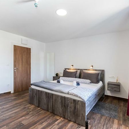 Apinelo Port Rooms 스플리트 외부 사진