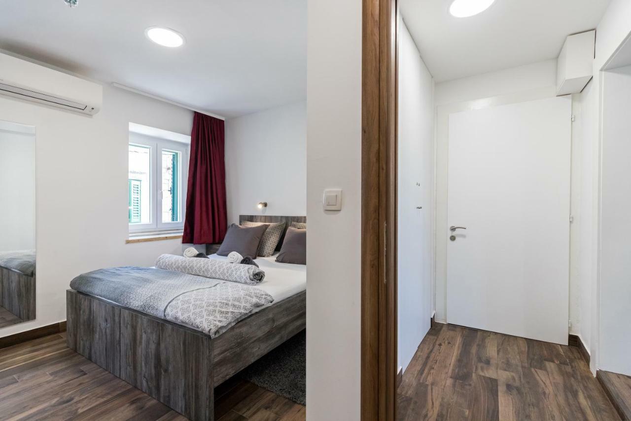Apinelo Port Rooms 스플리트 외부 사진