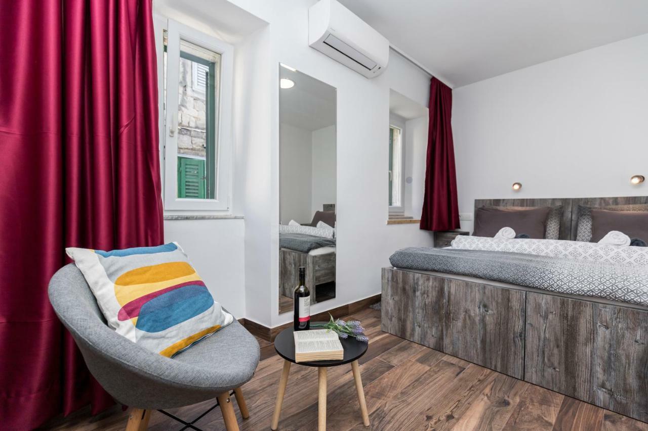 Apinelo Port Rooms 스플리트 외부 사진