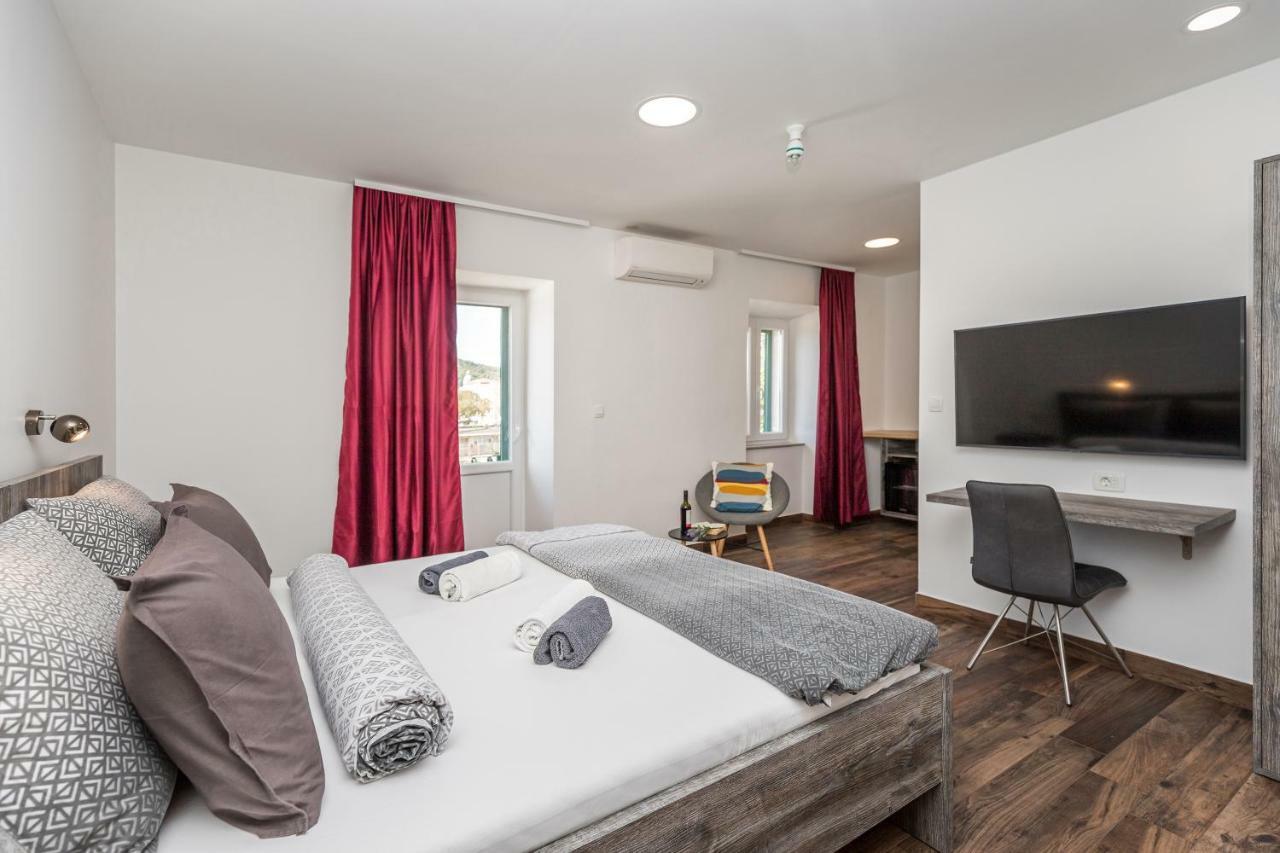 Apinelo Port Rooms 스플리트 외부 사진