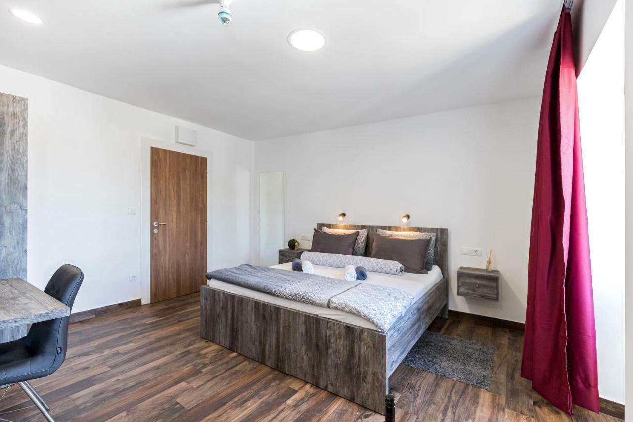 Apinelo Port Rooms 스플리트 외부 사진